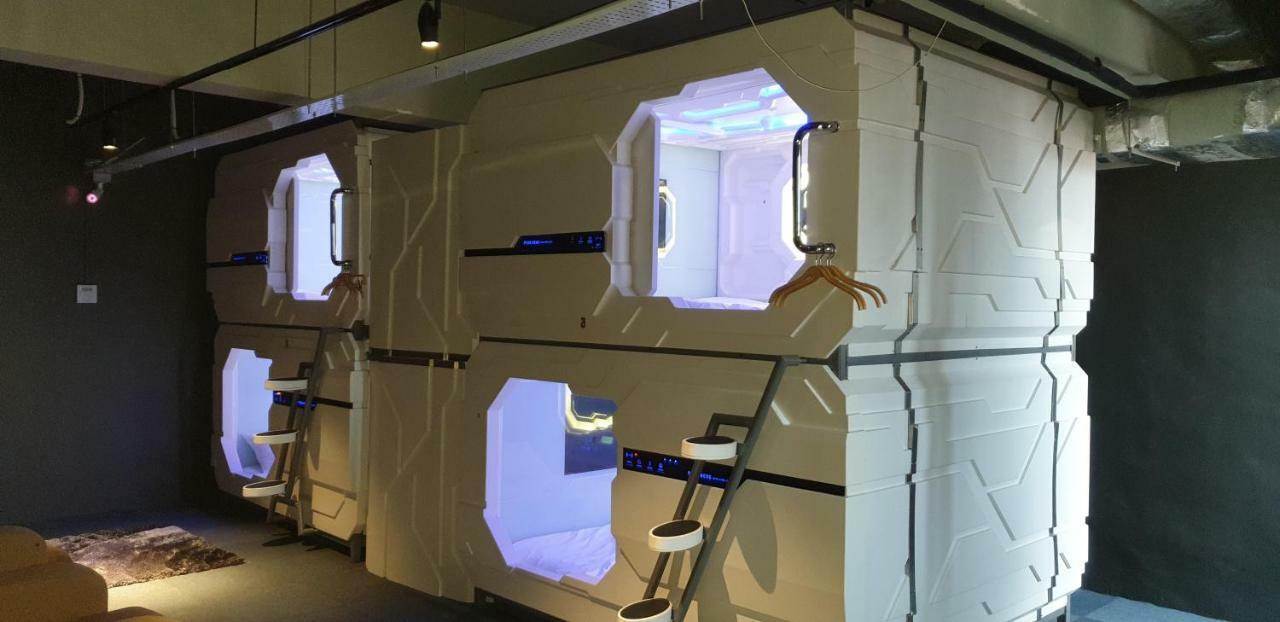 Q Capsule Hotel George Town Zewnętrze zdjęcie