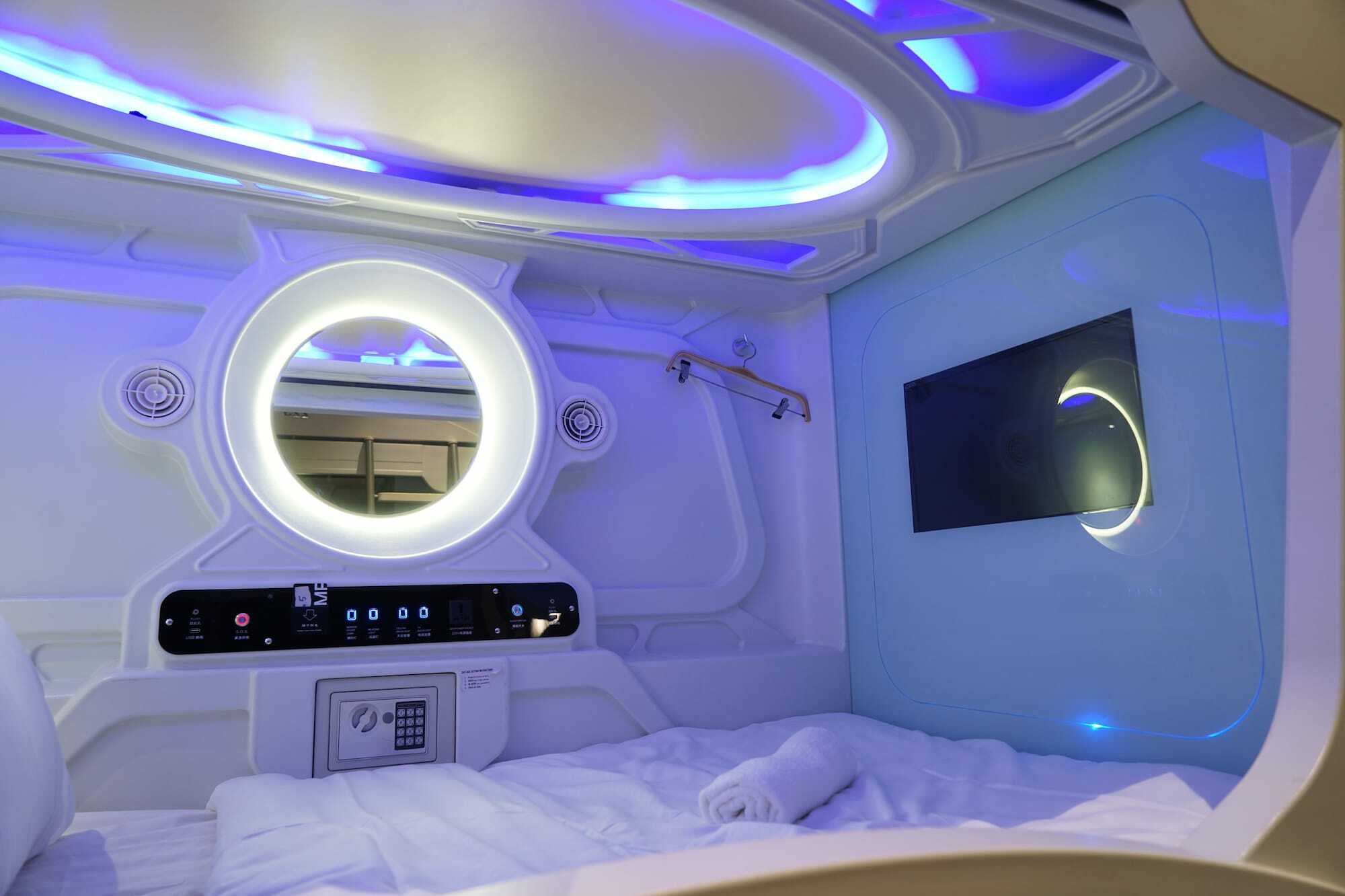 Q Capsule Hotel George Town Zewnętrze zdjęcie